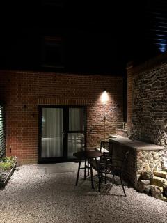 Isla's Den - Redhill - 1