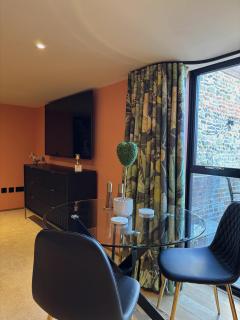 Isla's Den - Redhill - 3