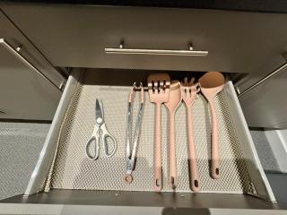 town centre 3, 1st floor, king bed entire flat - 9