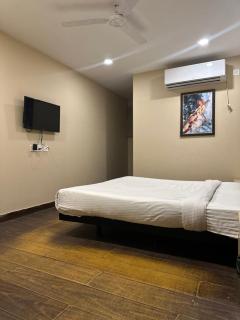 Hotel Shore I Couple Friendly I Faridabad - Faridabad - 0
