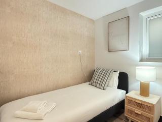 Boho Royal Retreat Steps from the Royal Palace - 1