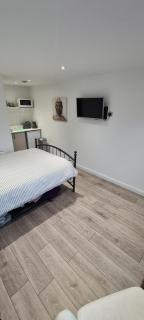 Self contained room with ensuite and kitchenette and wifi - Saltdean - 3