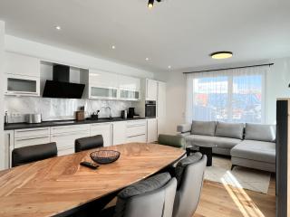 YUVA HOMES Germering - 100m2 - nahe München - 2 Bäder - Garten&Terrasse - S-Bahn - 0