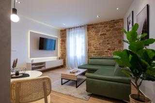 Beigestone Luxury Center by Belmont Realty - 0