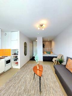 Peaceful studio, great location, free parking - 4