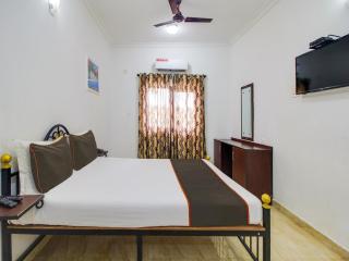 Collection O Maizons Lakeview Resort - Arpora - 3
