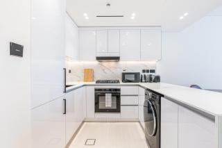 Exquisite Brand New Home in the heart of JVC - 8