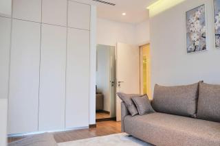 Elegant 2BR in Dubai Marina - 4