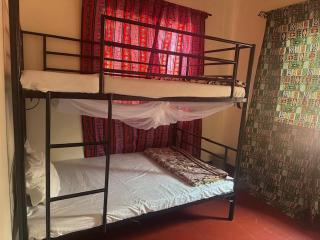 The hut hostel - 9