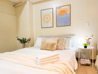 Elegant BGC Condo Beside Venice Mall #vlrtc27e - Manila - 1