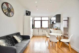 1 Bedroom Town House in London - Londra - 2