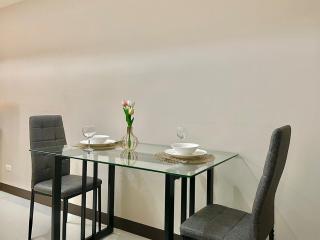 Prime BGC Condo Near Grand Hyatt #upt131q - Manila - 7