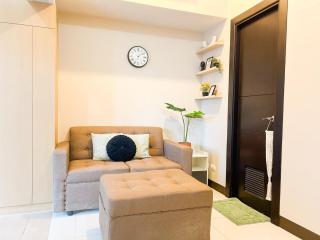 Upscale BGC Stay Near Mitsukoshi #upt130g - Manila - 7