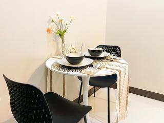 Upscale BGC Stay Near Mitsukoshi #upt130g - Manila - 3