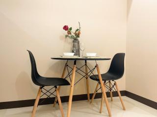 BGC Condo Facing Mitsukoshi Mall #upt122g - Manila - 7