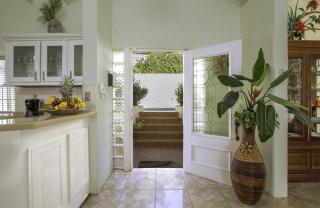 Newly renovated 3-bed spacious family home - Villa Decaj home - Cap Estate - 6