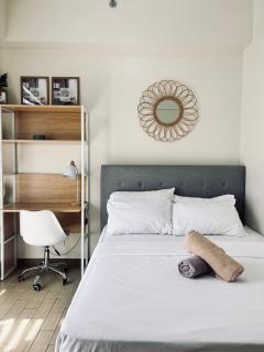 Skyline Views Serenity in the City - 3