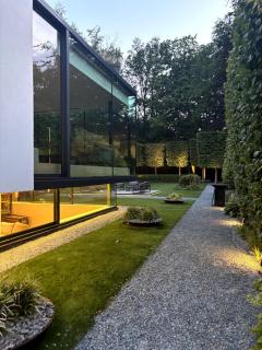 The Luxury Glass Manor - Brussels - 3