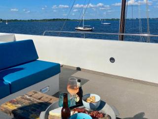 VaarLoft Pur Sang - Luxe Houseboat - Sneekermeer - Offingawier - 5