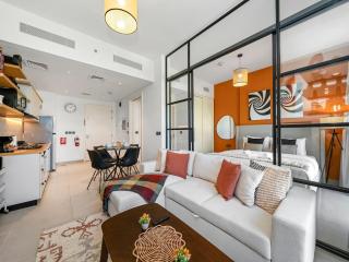 Collective Chic 1BR 15mins to Downtown Dubai Mall Beaches - 0