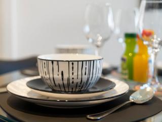 Collective Chic 1BR 15mins to Downtown Dubai Mall Beaches - 3