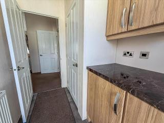 Luxury 6 Berth Lodge With Wifi At Broadland Sands In Suffolk Ref 20011Cv - Hopton on Sea - 1