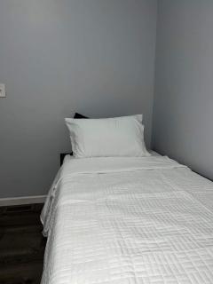 Comfy Fairmount - Newark - 7