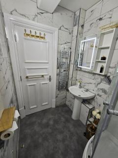 City Centre Location on Corn Street studio - 4