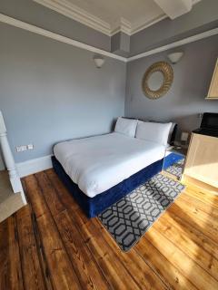 City Centre Location on Corn Street - Bristol - 1