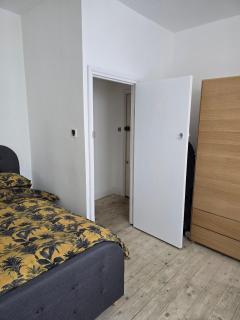 Ground floor two bedroom flat - 9