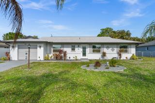 Poolside Paradise of Cape Coral! - Cape Coral - 1