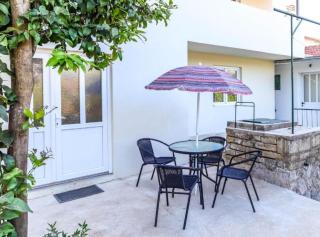 Beachfront Escape – Steps from the Crystal-Clear Sea - Bogišići - 5