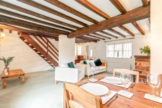 Silver Stag Properties- 3 bedrooms all with TVs - Ashby de la Zouch - 3