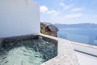 Caldera Serenity Cave Villa Oia, Santorini Breathtaking Caldera Views Traditional Cave-Style Luxury Outdoor Hot Tub Modern Comforts , - Oia - 8