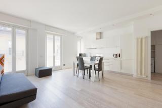 Navigli Modern Apartment with Balcony - Milan - 2