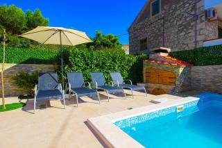 Aquarius Apartments - Beachside with Heated Pool - Vodice - 8