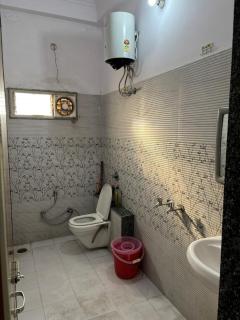 Family Flat 2BHK Near Kashi Vishwanath Mandir - Varanasi - 7