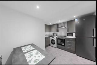 Canterbury City Combined Luxury apartments with Hot Tub - 9