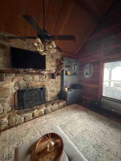 Luxury Cabin HotTub, Hiking, Fire Pit, Game Room - 3