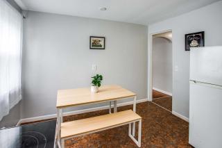 Comfortable Home In the Suburb close to Dwtn and Airpo - Rochester - 5