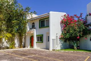 Perfect Villa with Pool Access and Close to the Beach - Playa del Carmen - 0