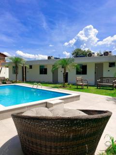 Pousada Lírios do Campo Hidromassagem - Sauna-Ar condicionado - Piscina - salão de jogos - 200 metros da praia Jabaquara Parcelamos 4 x sem juros - Paraty - 6