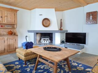 Laax Chalet by Quokka 360 - Charming Chalet with private patio - 6
