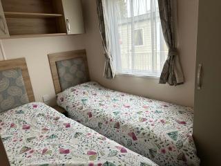 Felixstowe Chimo Caravan 3BR 5minToBeach - Felixstowe - 2