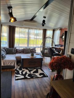 LE PETIT BONHEUR - 9