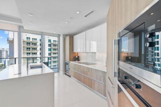 High Rise Ocean View Condo 2BR 2.5BA - 3