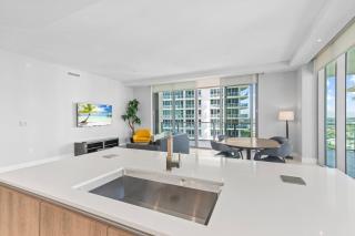 High Rise Ocean View Condo 2BR 2.5BA - 2