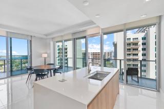 High Rise Ocean View Condo 2BR 2.5BA - 1