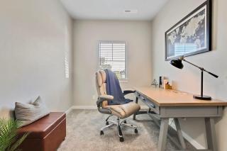 4 Bedroom Home with Full Office Space and Hot tub - Meridian - 6