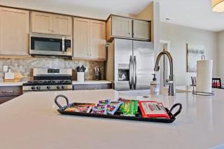 4 Bedroom Home with Full Office Space and Hot tub - Meridian - 4